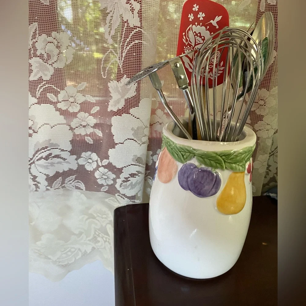 Pfaltzgraff HOPSCOTCH Utensil Holder kitchen decor